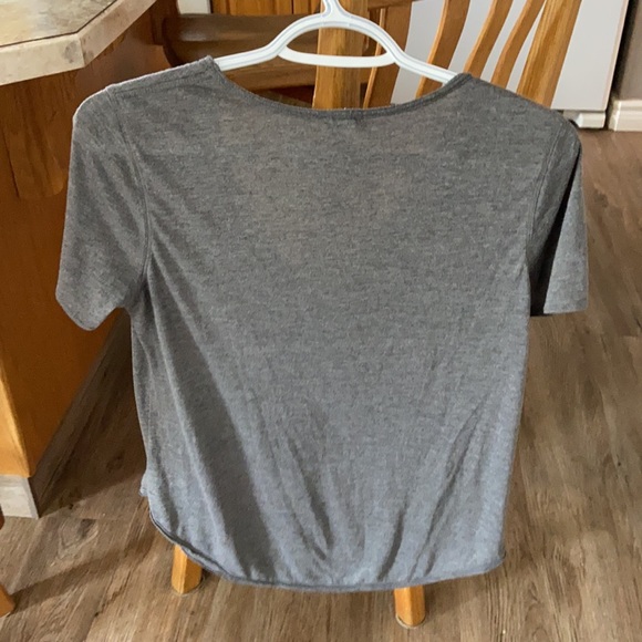 Grey light t shirt - Picture 3 of 3